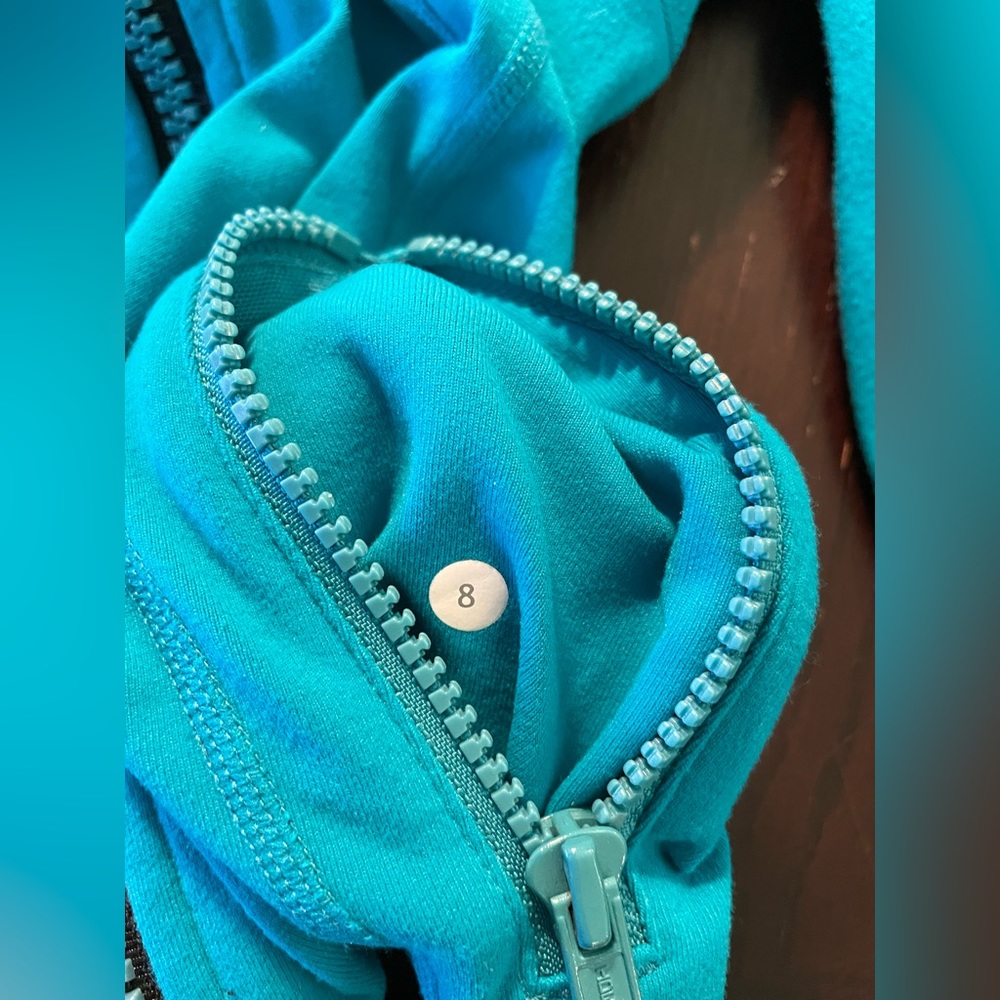 Lululemon Vintage Size 8 Sea Green Running Jacket - Picture 7 of 7